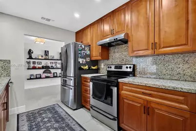 9401 NW 81st Ct, Tamarac, FL 33321 - Photo 6