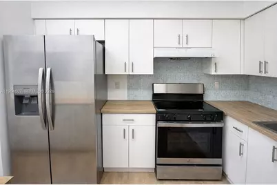 835 NE 212th Ter #4, Miami, FL 33179 - Photo 4