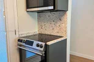 1045 10th St, Miami Beach, FL 33139 - Photo 10