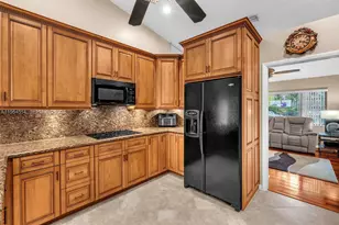 7371 NW 83rd Way, Tamarac, FL 33321 - Photo 10