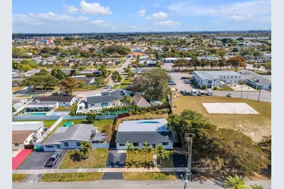 17887 78th Pl, Hialeah, FL 33015 - Photo 44