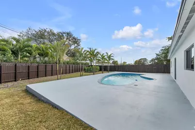 17887 78th Pl, Hialeah, FL 33015 - Photo 40