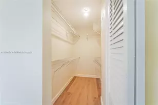 4801 NW 7th St, Miami, FL 33126 - Photo 16