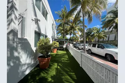 220 Collins Ave #4B, Miami Beach, FL 33139 - Photo 10