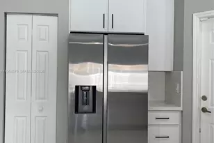 1748 SW 108th Way, Davie, FL 33324 - Photo 6