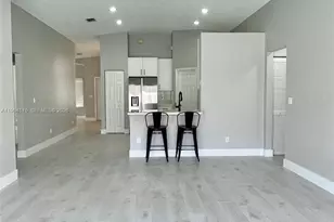 1748 SW 108th Way, Davie, FL 33324 - Photo 2