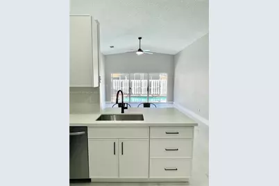 1748 SW 108th Way #1748, Davie, FL 33324 - Photo 4