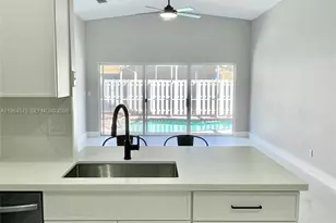 1748 SW 108th Way, Davie, FL 33324 - Photo 4