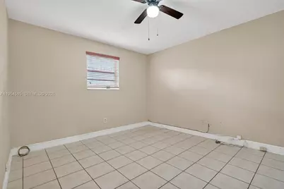 1010 W 33rd Pl, Hialeah, FL 33012 - Photo 36