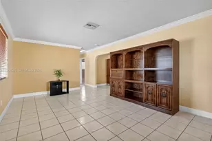 1010 W 33rd Pl, Hialeah, FL 33012 - Photo 24