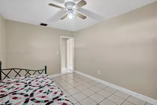 1010 W 33rd Pl, Hialeah, FL 33012 - Photo 40
