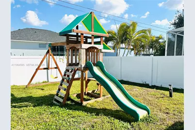 1137 NE 4th Pl, Cape Coral, FL 33909 - Photo 16