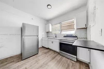 1342 NW 1st St, Miami, FL 33125 - Photo 22
