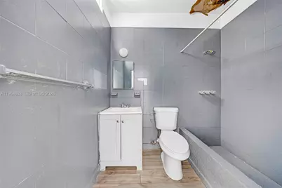 1342 NW 1st St, Miami, FL 33125 - Photo 46