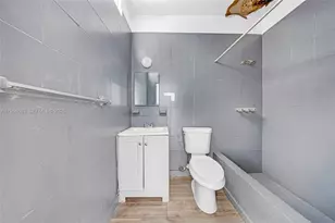 1342 NW 1st St, Miami, FL 33125 - Photo 46