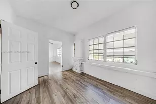1342 NW 1st St, Miami, FL 33125 - Photo 14