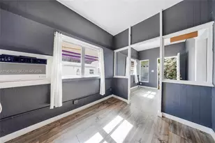 1342 NW 1st St, Miami, FL 33125 - Photo 34