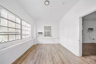 1342 NW 1st St, Miami, FL 33125 - Photo 12