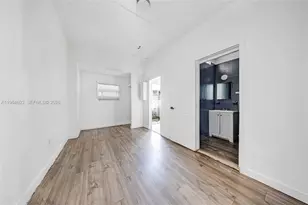 1342 NW 1st St, Miami, FL 33125 - Photo 10