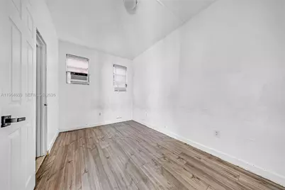 1342 NW 1st St, Miami, FL 33125 - Photo 42