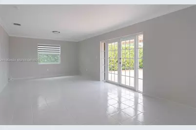 6811 SW 105th Ct, Miami, FL 33173 - Photo 14