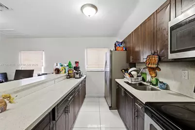2071 NW 86th St, Miami, FL 33147 - Photo 4