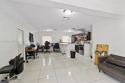 2071 NW 86th St, Miami, FL 33147 - Photo 2