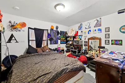 2071 NW 86th St, Miami, FL 33147 - Photo 10