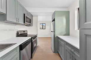 555 NW 94th St, Miami, FL 33150 - Photo 2