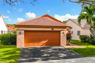 1536 Presidio Dr, Weston, FL 33327 - Photo 2