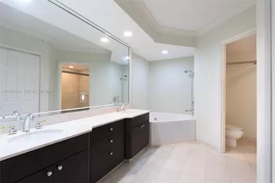 3370 NE 190th St #2007, Aventura, FL 33180 - Photo 8