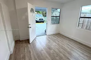 326 NW 96th St, Miami, FL 33150 - Photo 2