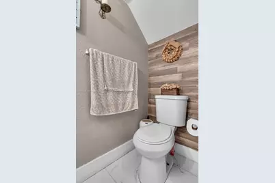 8253 NW 192nd Ter, Hialeah, FL 33015 - Photo 16