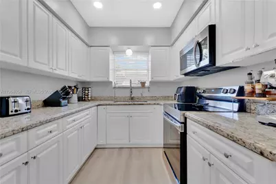 16895 NE 4th Pl, North Miami Beach, FL 33162 - Photo 8