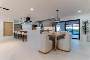 2415 NE 35th Dr, Fort Lauderdale, FL 33308 - Photo 14