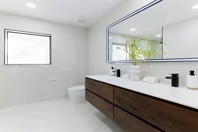 2415 NE 35th Dr, Fort Lauderdale, FL 33308 - Photo 18