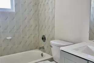 922 NW 106th Ave Cir, Miami, FL 33172 - Photo 30