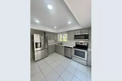 922 NW 106th Ave Cir #922, Miami, FL 33172 - Photo 10