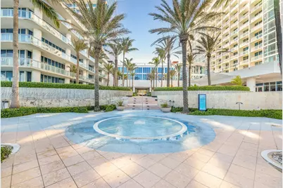 6801 Collins Ave #PH11 / Deed PH02, Miami Beach, FL 33141 - Photo 30