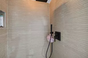 1000 Island Blvd, Aventura, FL 33160 - Photo 32