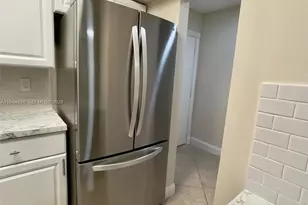 200 W Park Dr, Miami, FL 33172 - Photo 8
