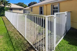4309 Pine Ridge Ct, Weston, FL 33331 - Photo 2