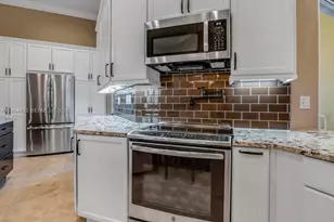 1306 Crossbill Ct, Weston, FL 33327 - Photo 4