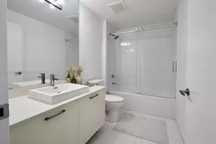 151 SE 1st St, Miami, FL 33131 - Photo 4