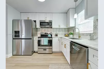 305 N 13th St, Fort Pierce, FL 34950 - Photo 8