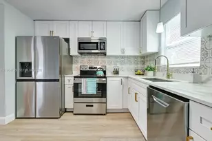 305 N 13th St, Fort Pierce, FL 34950 - Photo 8