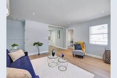 305 N 13th St, Fort Pierce, FL 34950 - Photo 1