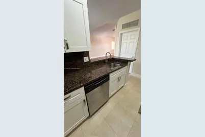 2860 N Oakland Forest Dr #CLUB2, Oakland Park, FL 33309 - Photo 8