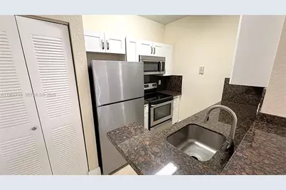 2860 N Oakland Forest Dr #CLUB2, Oakland Park, FL 33309 - Photo 6