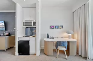 4401 Collins Ave, Miami Beach, FL 33140 - Photo 10